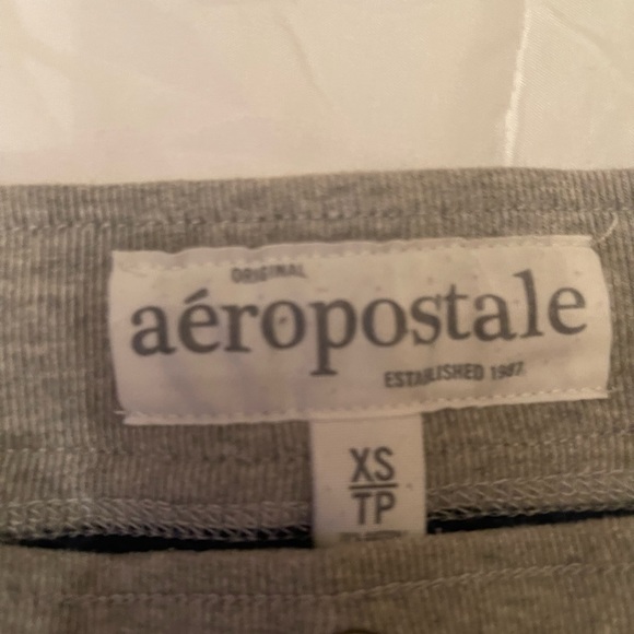 Womens shorts - Picture 3 of 3